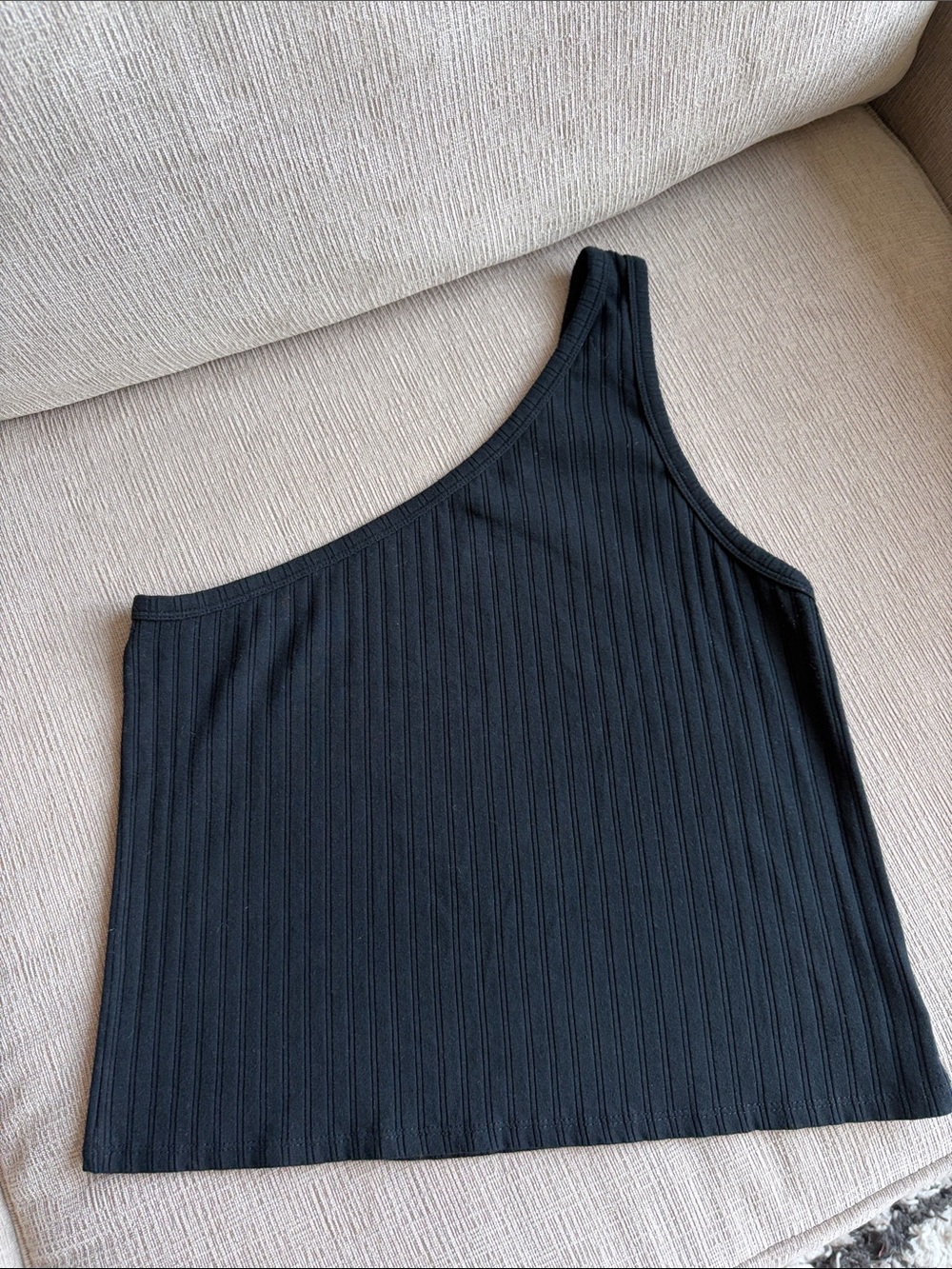 American Eagle Outfitters Black One-Shoulder Ribbed Tank